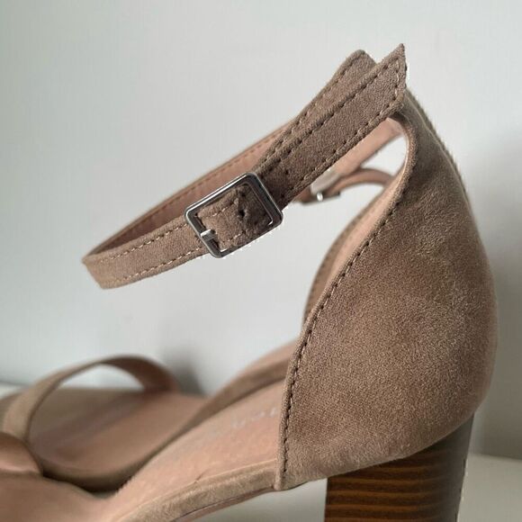 Madden Girl Nude Tan Faux Suede Ankle Strap Block Heels Bellaas Sz 9.5 NEW - Picture 7 of 10